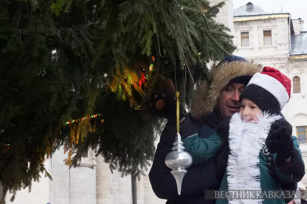 Новогодняя елка на Соборной площади Кремля