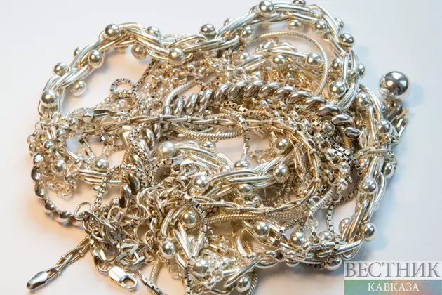 Почему дорожают серебро и платина?