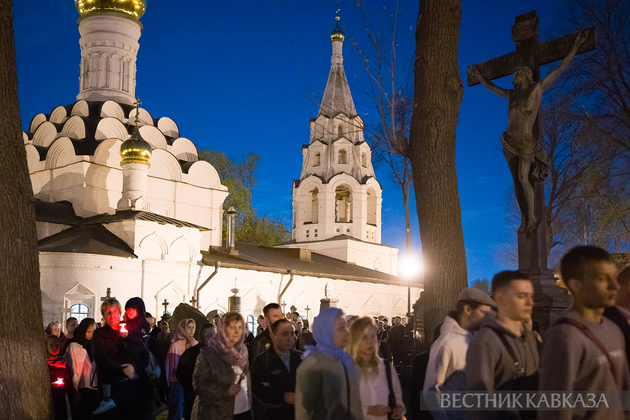 Крестный ход на Пасху в Донском монастыре