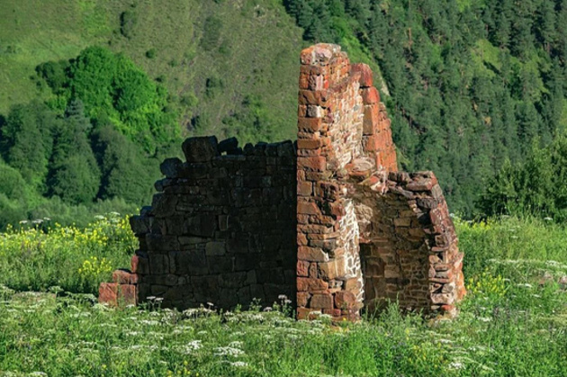 Ингушский башенный комплекс "Кокки" крепко хранил свои тайны