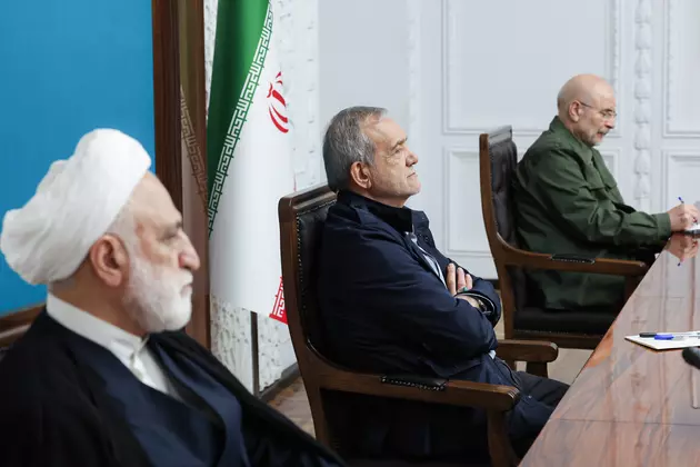 правительственное заседание в Иране с участием президента Масуда Пезешкиана