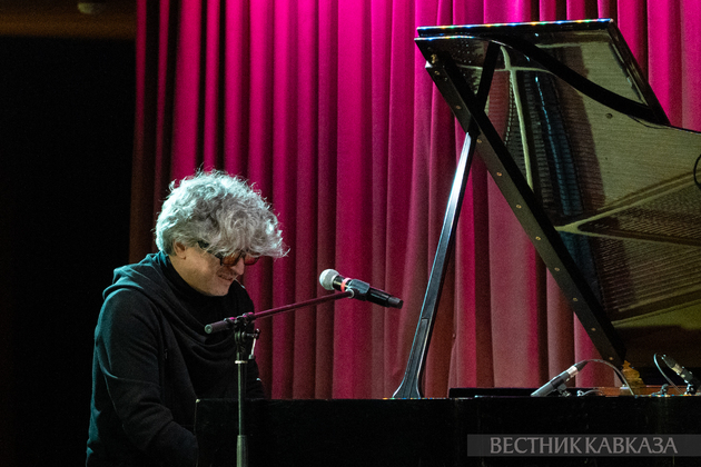 Объединяя классику, джаз и мугам: пианист Шаин Новрасли