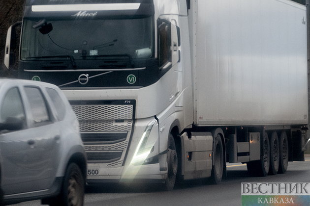 Очередь в Верхнем Ларсе приближается к 1,8 тыс фур