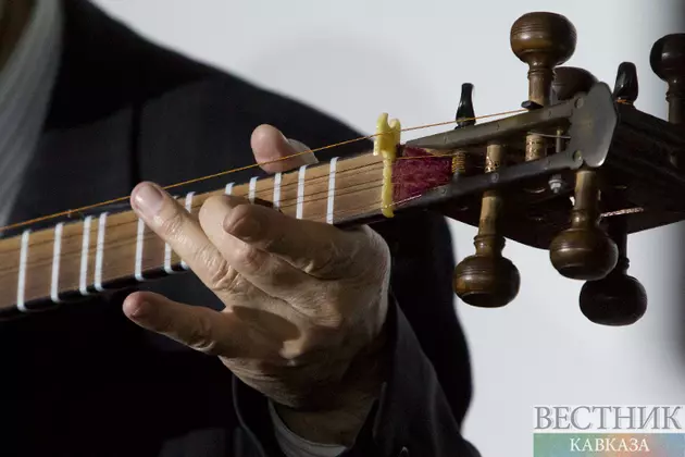 Исполнители ЮФО и СКФО посоревнуются во владении народными инструментами