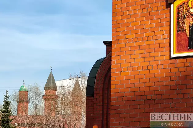 Мечеть и храм в Отрадном