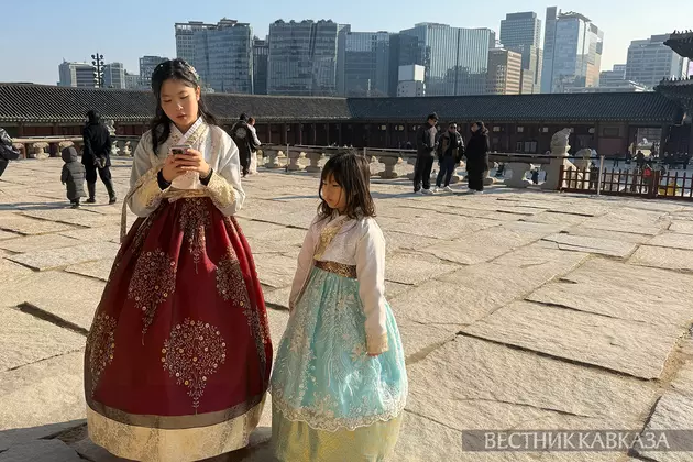 Площадь перед дворцом Кенбоккун