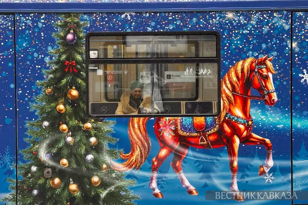 Новогодний поезд в метро