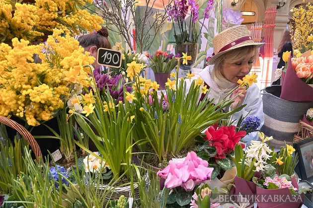8 марта в Москве: какие цветы дарят в Международный женский день?
