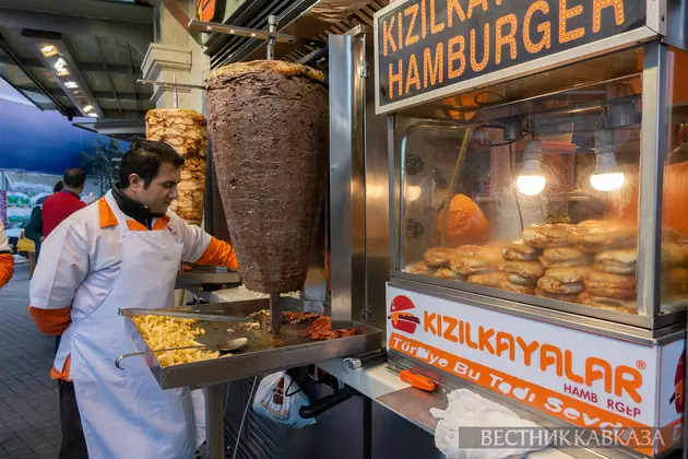 Мокрый гамбургер на Таксиме
