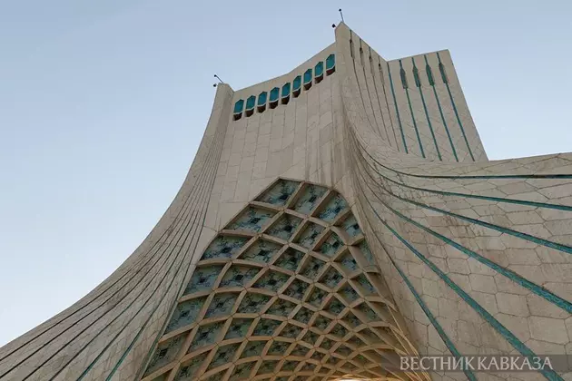 Башня Азади