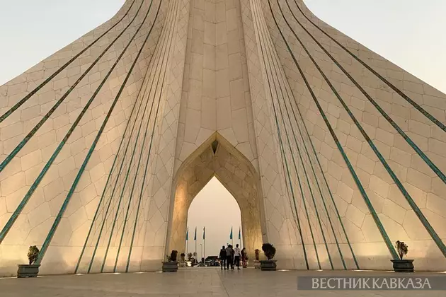 Башня Азади