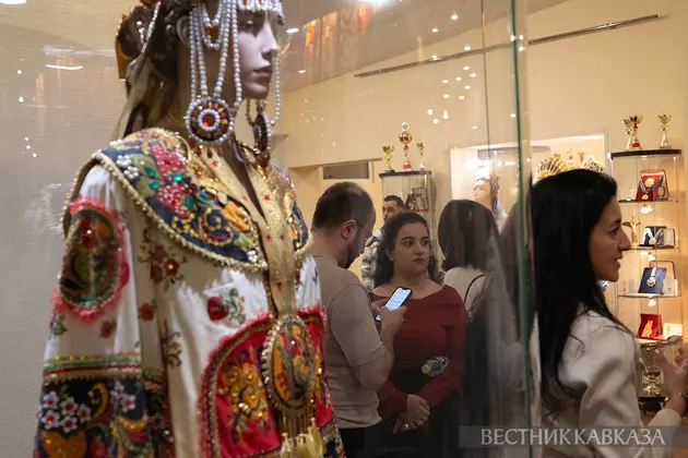 Выставка костюмов в Фольклорном центре Москва