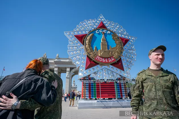Праздничное оформление ко Дню Победы на ВДНХ