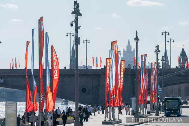 Праздничное оформление ко Дню Победы на Кремлевской набережной