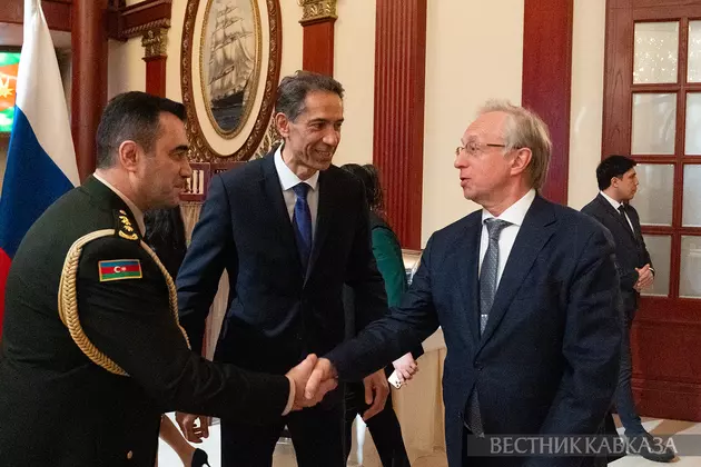 Прием по случаю Дня Независимости и Дня Вооруженных сил АР