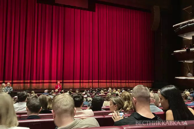 Зал театра