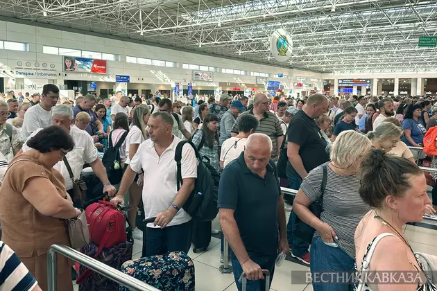 Пассажиры в аэропорту Анталии