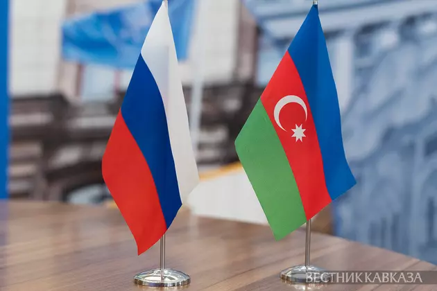 Флаги  России и Азербайджана