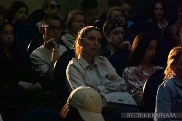 Зрители в кинотеатре