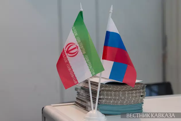 Флаги России и Ирана