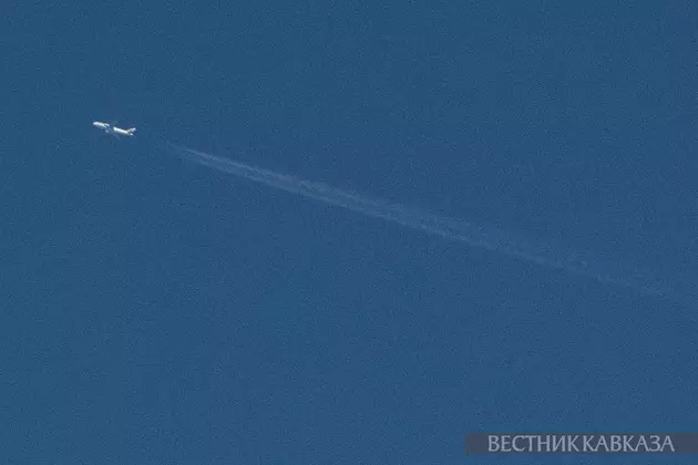 Самолет в небе