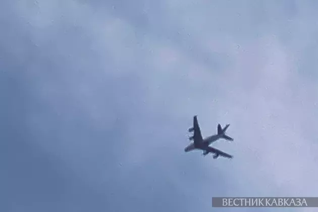 Самолет в небе