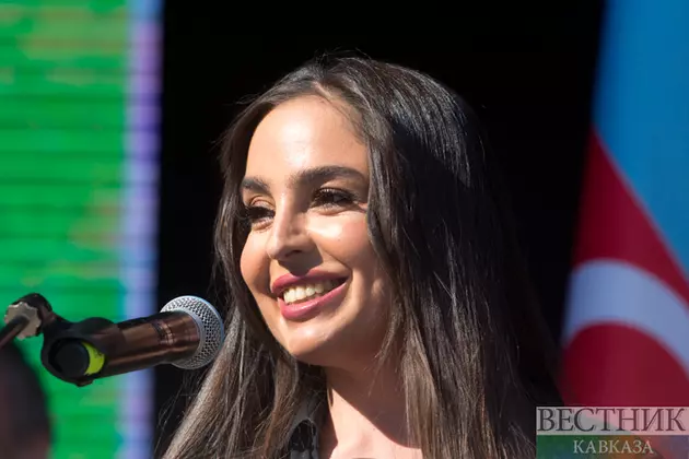 Лейла Алиева, Огулджахан Атабаева и Саида Мирзиеева обсудили выставку "Мать-природа"