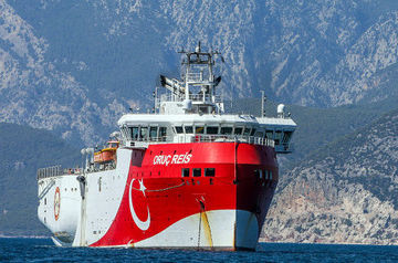 Турция на две недели продлевает геологоразведку в Средиземном море - СМИ
