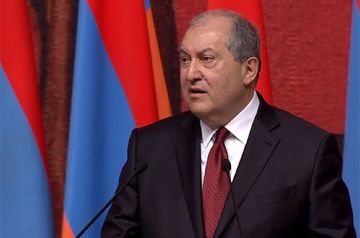 Дело о двойном гражданстве президента Армении направлено в следственную службу