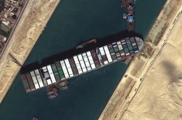 СМИ: Суд конфисковал перекрывший Суэцкий канал корабль Ever Given