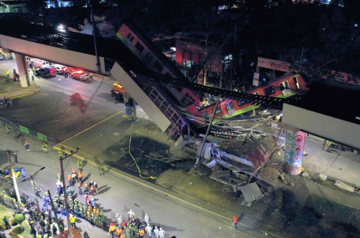 В Мехико при обрушении поезда погибли 20 человек, среди них дети