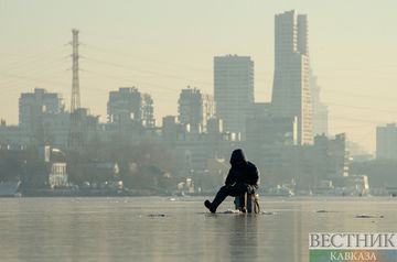 Молодой житель Атырау едва не утонул в замерзшем Урале