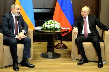 Путин обсудил с Пашиняном миротворческую операцию ОДКБ в Казахстане