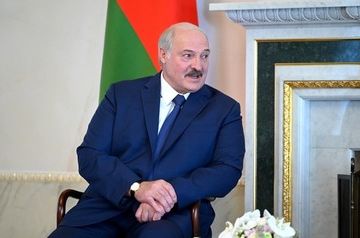 Лукашенко посоветовал заразившимся коронавирусом особо не переживать
