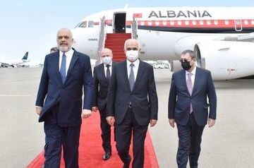 Премьер Албании начал официальный визит в Азербайджан