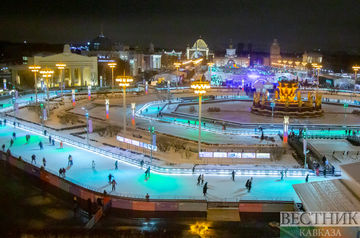 В Москве открыли самый большой каток (фоторепортаж)