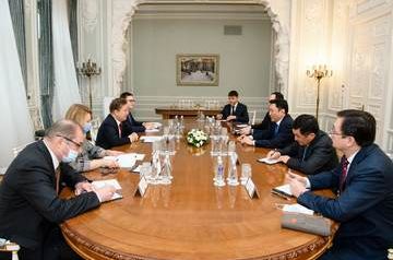 Глава &quot;Газпрома&quot; провел рабочую встречу с министром энергетики Казахстана