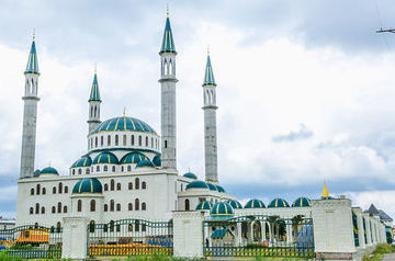 В Черкесске открылась крупнейшая в КЧР мечеть