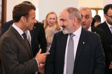 Макрон и Пашинян обсудили миссию ЕС в Армении