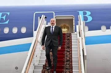 Ильхам Алиев прибыл в Москву