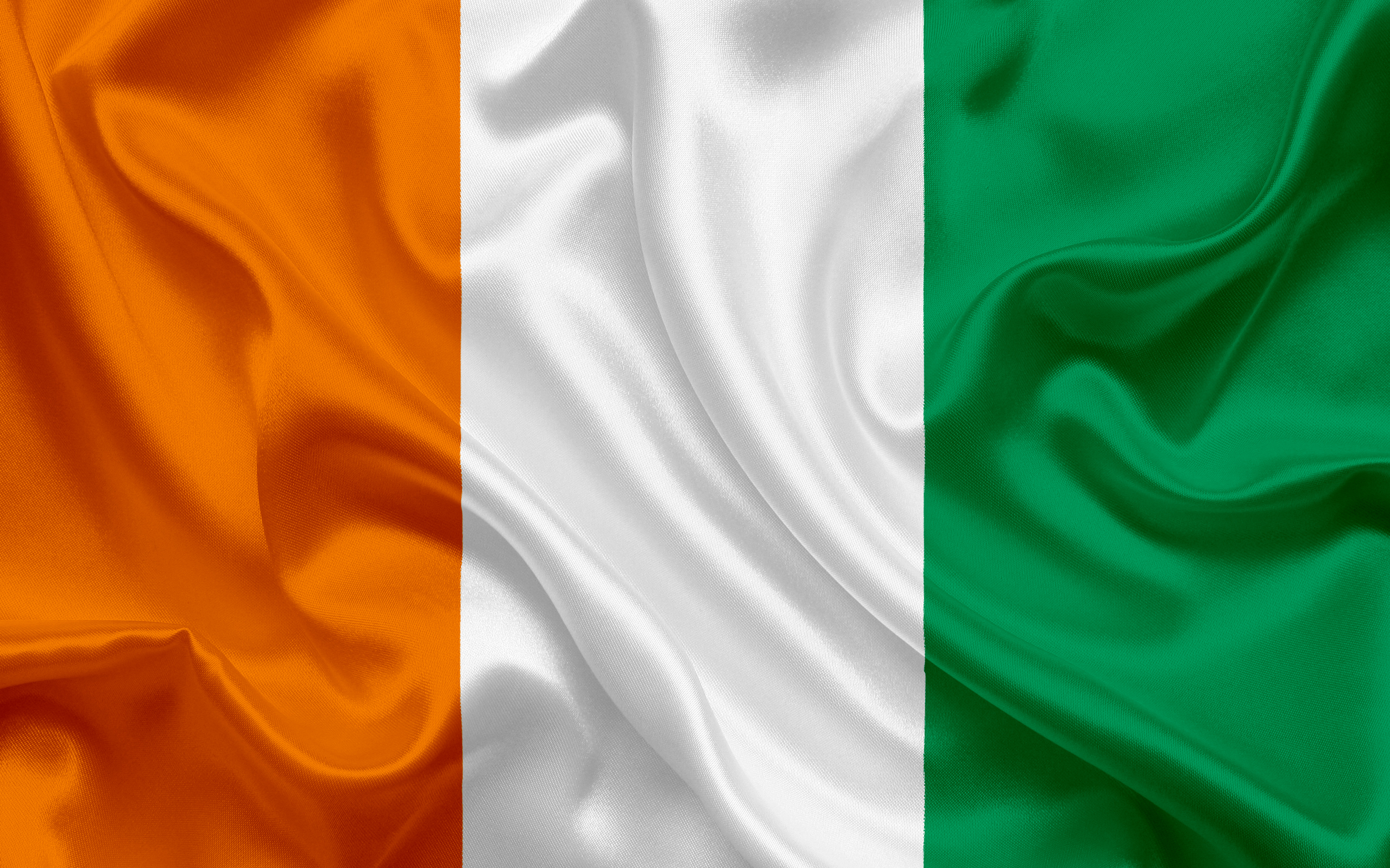 De que color es la bandera de irlanda