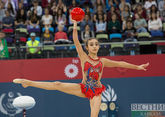 Зохра Агамирова идет восьмой в квалификации упражнений с мячом Кубка мира по художественной гимнастике в Баку