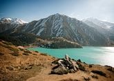 Казахстан зовет туристов в горы, обещая, в случае чего, спасти