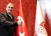 Футбольную сборную Турции три года будет тренировать Штефан Кунц