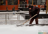 Жители Адыгейска вышли на расчистку улиц от снега