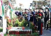 Глава Минобороны Азербайджана выразил соболезнования в связи с Днем памяти