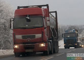 Автосообщение России и Грузии прекращено из-за опасности для грузовиков