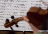 Евреи и скрипка -  традиция, помогающая &quot;не сломать шею&quot;