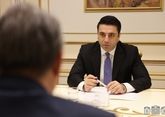 Спикер парламента Армении сломал руку