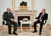 Путин рассказал Лукашенко о ситуации в стране